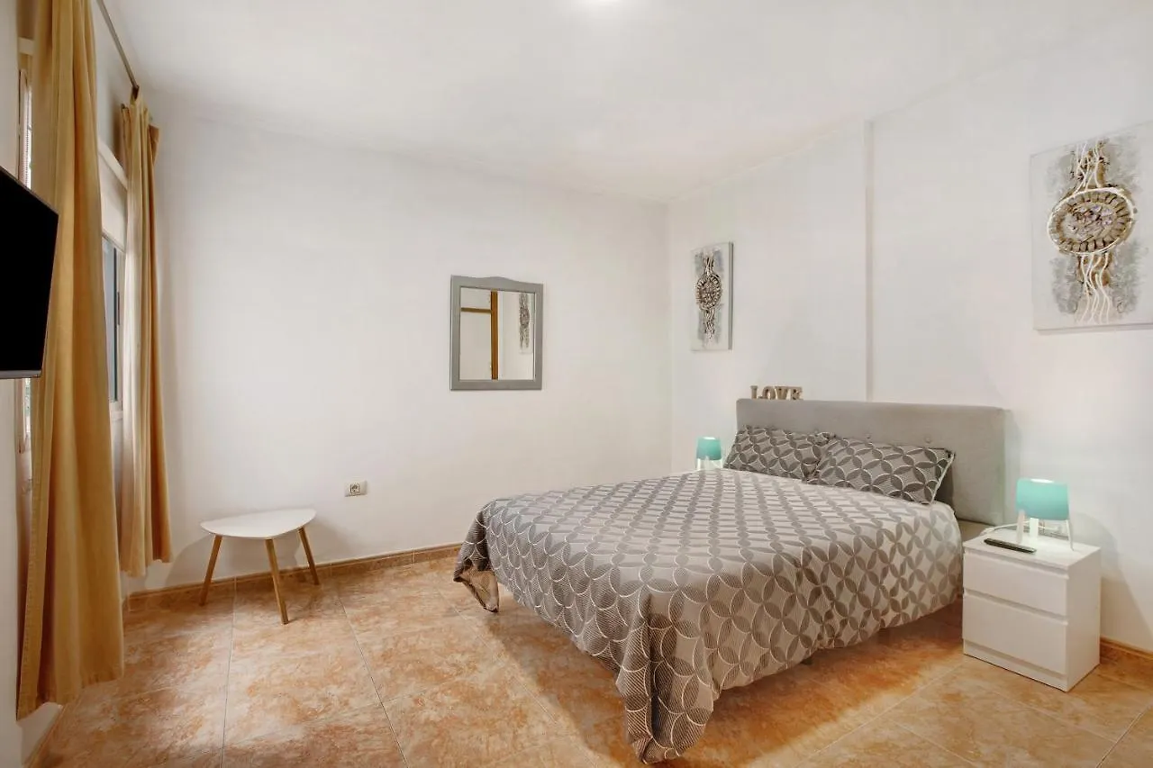 3 Bedroom Apartment Near Sta Cruz Santa Cruz de Tenerife Holiday home