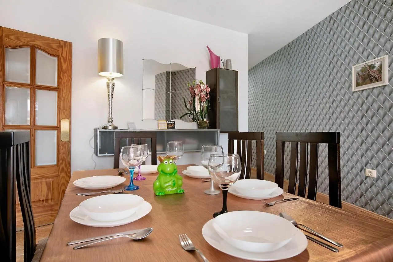 3 Bedroom Apartment Near Sta Cruz Santa Cruz de Tenerife
