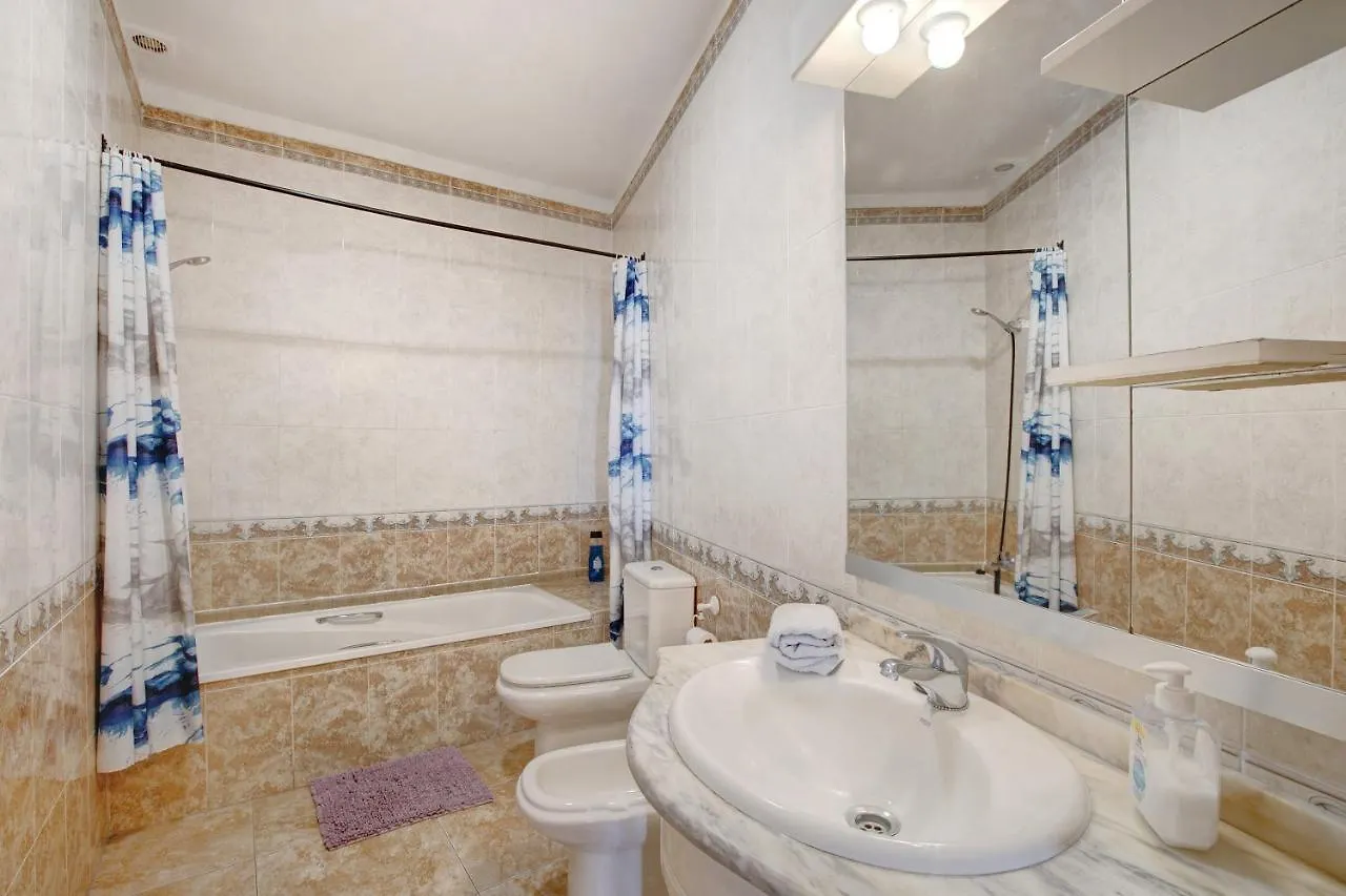 3 Bedroom Apartment Near Sta Cruz Santa Cruz de Tenerife Holiday home