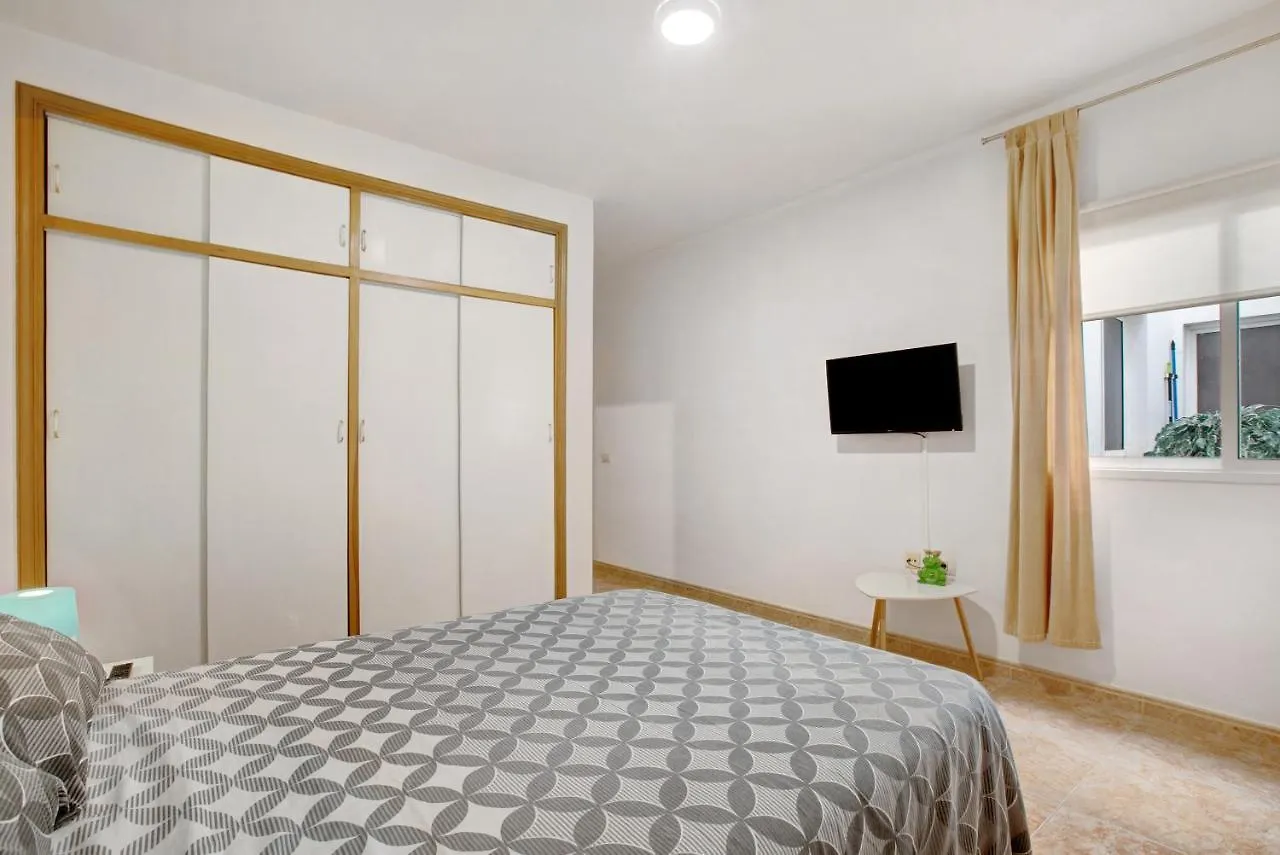 3 Bedroom Apartment Near Sta Cruz Santa Cruz de Tenerife 0*,
