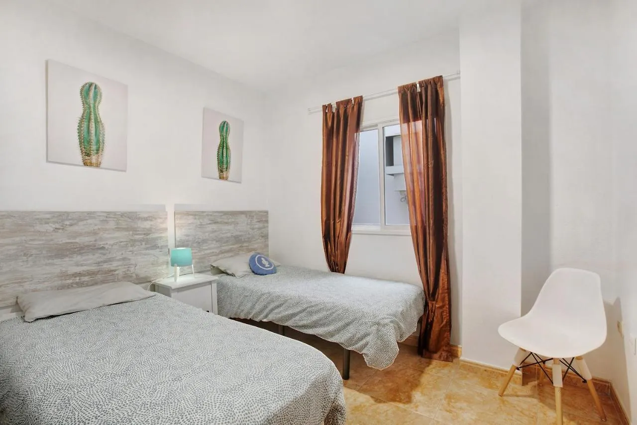 3 Bedroom Apartment Near Sta Cruz Santa Cruz de Tenerife
